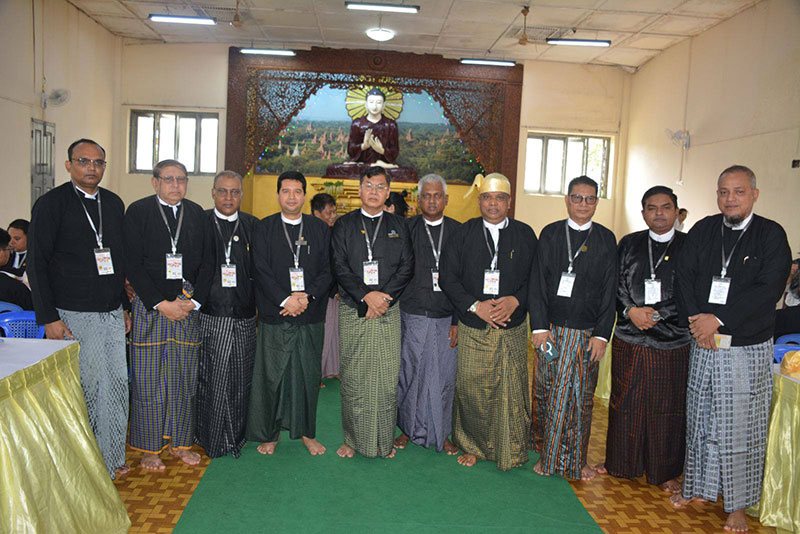 ပြည်ထောင်စုသမ္မတမြန်မာနိုင်ငံတော်  ဘာသာပေါင်းစုံချစ်ကြည်ညီညွတ်ရေးအဖွဲ့ (ဗဟို)ဥက္ကဋ္ဌ ဦးဝဏ္ဏ၊ (၇၈)နှစ်မြောက်အာဇာနည်နေ့ အခမ်းအနားသို့ တက်ရောက်ဂါရဝပြု