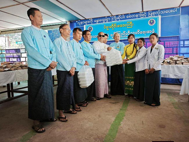 ပဲခူးတိုင်းဒေသကြီး၊ဘာသာပေါင်းစုံချစ်ကြည်ညီညွတ်ရေးအဖွဲ့မှ ပဲခူးမြို့ ခုတင်(၅၀၀)ဆန့်အထွေထွေရောဂါဆေးရုံကြီး၌ အဟာရ ဒါနအဖြစ်နေ့လယ်စာလှူဒါန်း